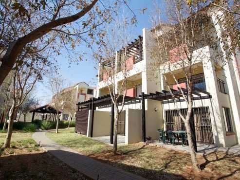 bachelor flat in Oukraal Silver Lakes available 1 Decemeber 2016