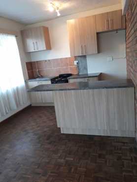 Bachelor flat to rent water and electricity including