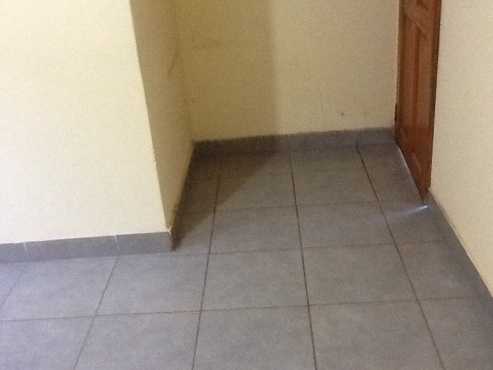 Bachelor for rent in ebony park