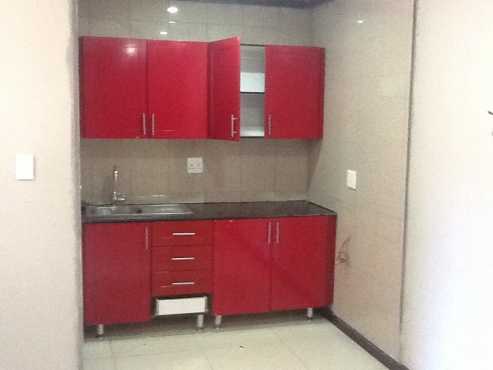 Bachelor for rental in ivory park