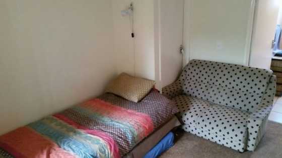 Bachelors flat (Converted from Main Bedroom, en-suite, in townhouse complex), Glen Marais