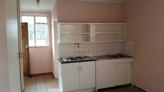Bachelors flat for sale in vereeniging