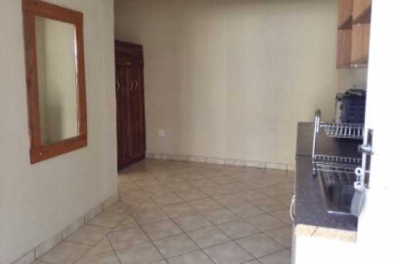 Bachelors Garden flat to rent. Mountain view