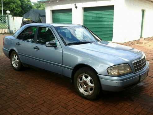 Baie netjies Mercedes Benz C220, 1995 model