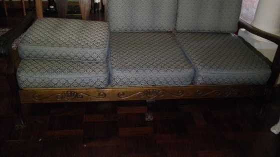 Ball amp Claw 3 piece lounge suite, excellent condition.