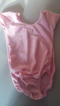 Balletdance cloth for girl 3-6 years old.Immaculate condition.