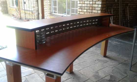 Bar Modern look... Brown Good Condition