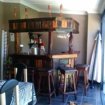 Bar with 5 chairs