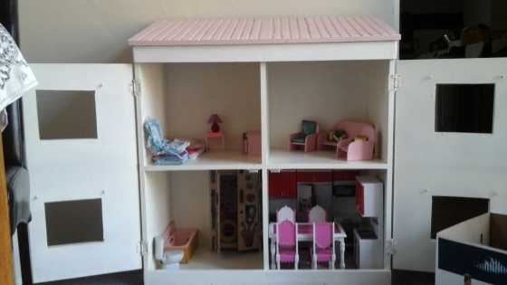 Barbie dollhouse