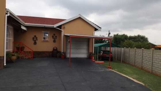 Bargain 3 Bedroom 2 Bathroom Family Home for Sale in Hillshaven, Gauteng