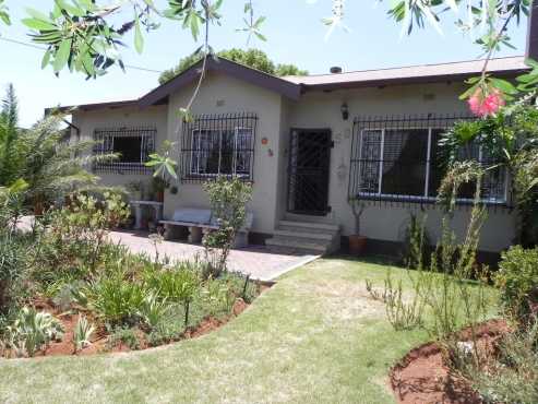 BARGAIN PRICE REDUCED WITH R200000. OWNER SAW THEIR DREAM HOUSE