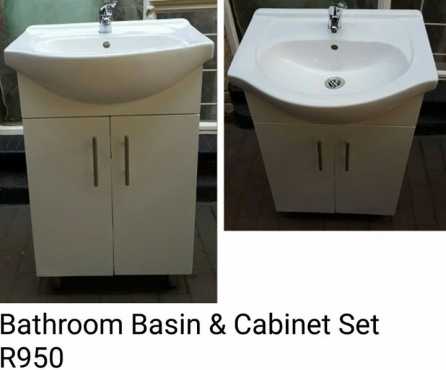 Bathroom basin and cabinet set