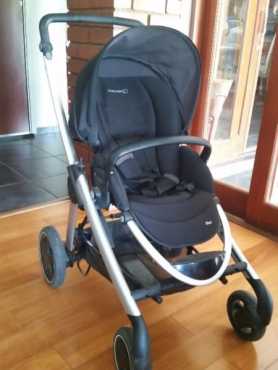 Bb Elea travel system.car seat, carry cot,all can go on stroller and car