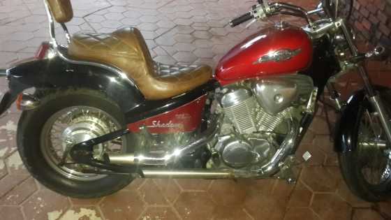 Beatiful Honda shadow 600cc for sale to swop