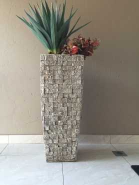 beatiful outdoor or indoor flower pots with silk floers