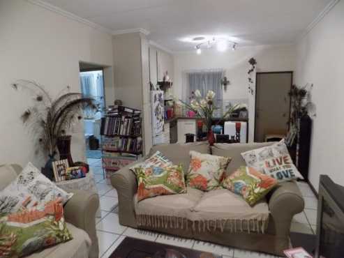 Beautiful 1 bed ground floor apartment with private garden in Sunset Boulevard