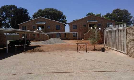 Beautiful 2 bedroom and 2 bathroom flat in Randfontein