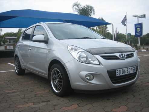 Beautiful 2011 Hyundai i20 1.6 with custom Alloy Wheels