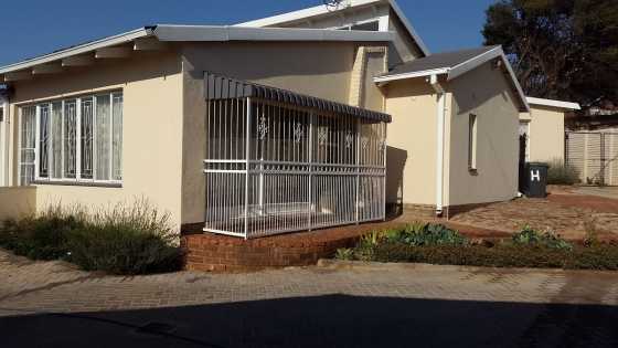 Beautiful 3 bedroom house to rent in Valhalla