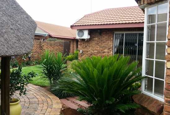 Beautiful 3 Bedroom townhouse to rent in Vanderbijlpark, SE3.