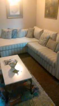 Beautiful 4 seater corner unit with seperate 2 seater