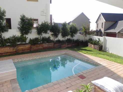 Beautiful and modern 3 bedroom house TO RENT in Candlewood Estate.