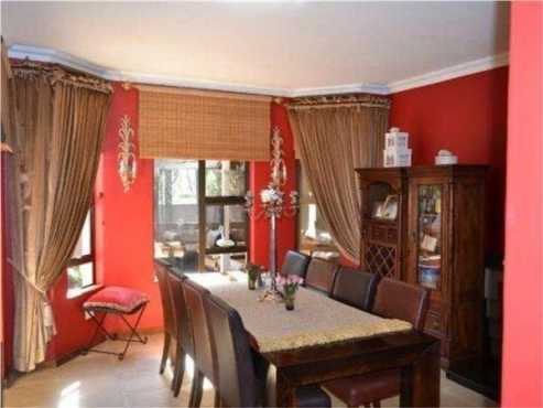 Beautiful and spacious 4 Bedroom Home in Centurion Golf Estate