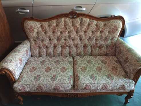 Beautiful antique lounge suite for sale