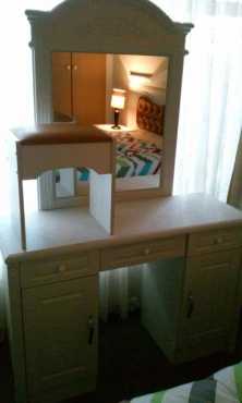 Beautiful Bedroom Suite (Negotiable)