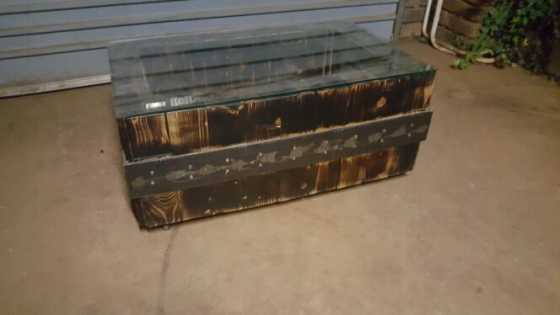 Beautiful heavy coffee table R 700