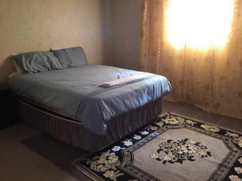 Beautiful Hourly Rooms From R100 per hour and R120 for 2hrs and R250 for overnight (6pm-10am).