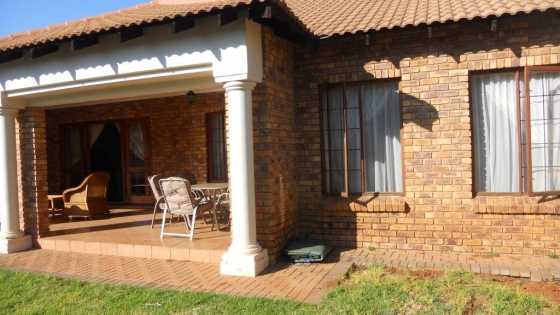 Beautiful house for sale in full title upmarket sec. estate in Montana, Pretoria