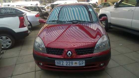 Beautiful looking Renault clio with good engine for only R 42000