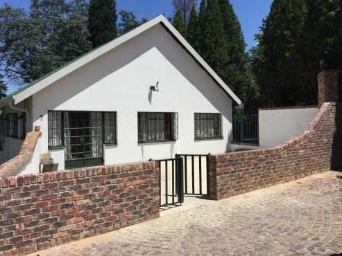 Beautiful Modern 2 Bedroom Garden cottage to Rent.