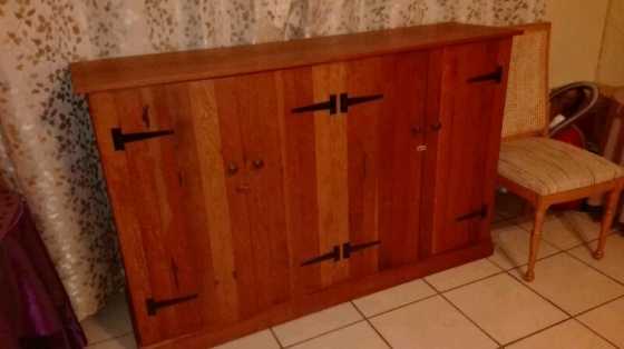 Beautiful oak wood cabinet like new