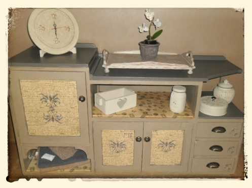 Beautiful painted furniture in French shaby chic style