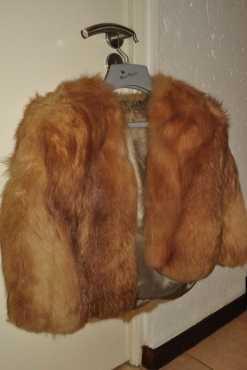 Beautiful Vintage Tundra Fox Cape with Valuation Certificate