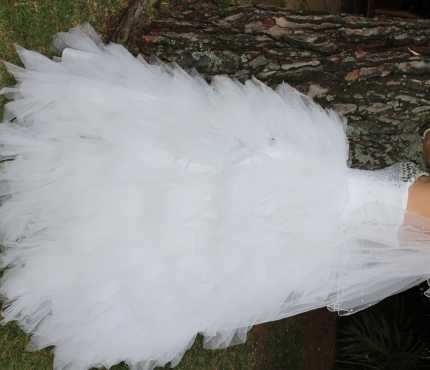 Beautiful wedding dress for sale