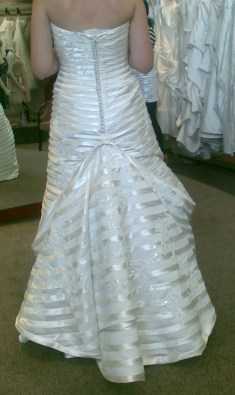 BEAUTIFUL WEDDING DRESS FOR SALE