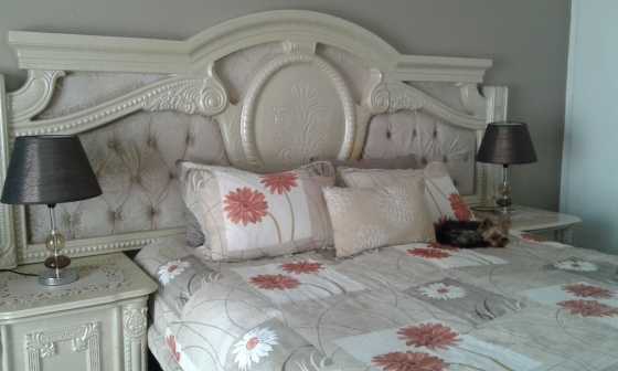 Bedroom Suite with Queen base and Queen mattress for Sale