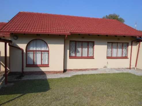 Bedroom to rent female under 30, no kids, no dogs, Randburg