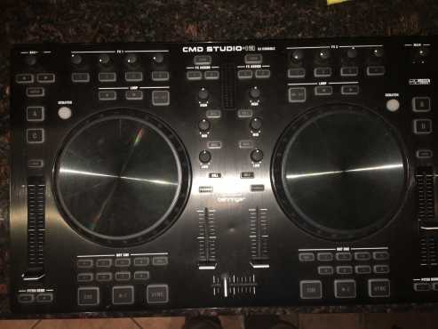 Behringer CMD Studio 4a professional dj controller