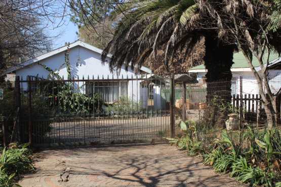 BENONI-LIGHT INDUTRIAL USES-PETIT-ON MAIN ROAD-1.9 Ha-2 HOUSES-TRUCKERS ETC-NEG