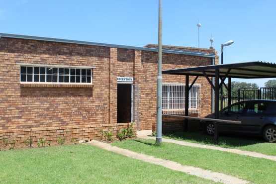 BENONI-PETIT AREA-4.4 Ha 3 WORKSHOPSGOOD MHOUSE- 3 PHASE-OPERATE FROM  HOME