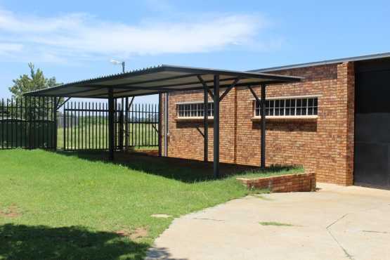 BENONI-ZESFONTEIN- 4.5 Ha- THREE GOOD WORKSHOPSFACTORIES (EACH APPROX 22 X 18 M)