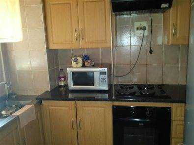 Berea 3bed flat for R6775 excluding lwater