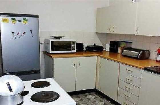 Berea North 1bed, bath, kitchen, lounge, Rental R3230