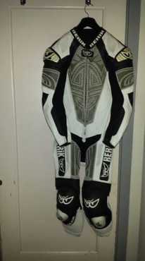 Berik racing suit