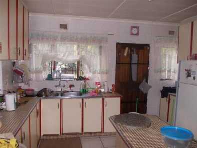 Bez Valley 3bedroomed house to let for R5000 EXCL