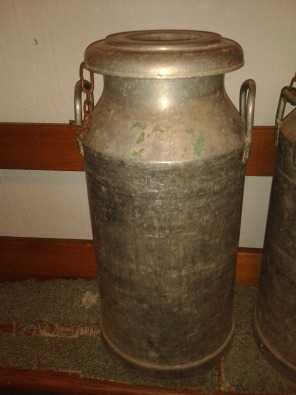 Big 40 L aluminium milk cans for sale